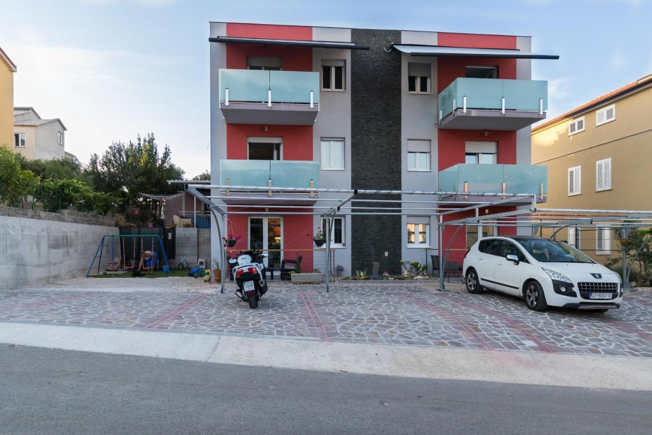 Apartments And Rooms With Parking Space Grebastica, Sibenik - 17831 Dış mekan fotoğraf