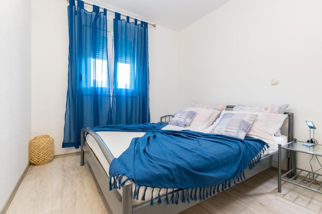 Apartments And Rooms With Parking Space Grebastica, Sibenik - 17831 Dış mekan fotoğraf